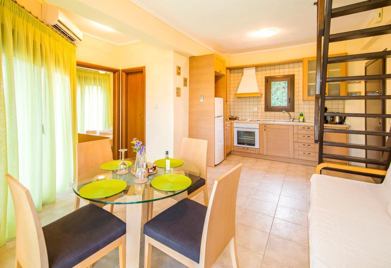 Aparthotel Marina'S Elegance à Kriopigi Extérieur photo