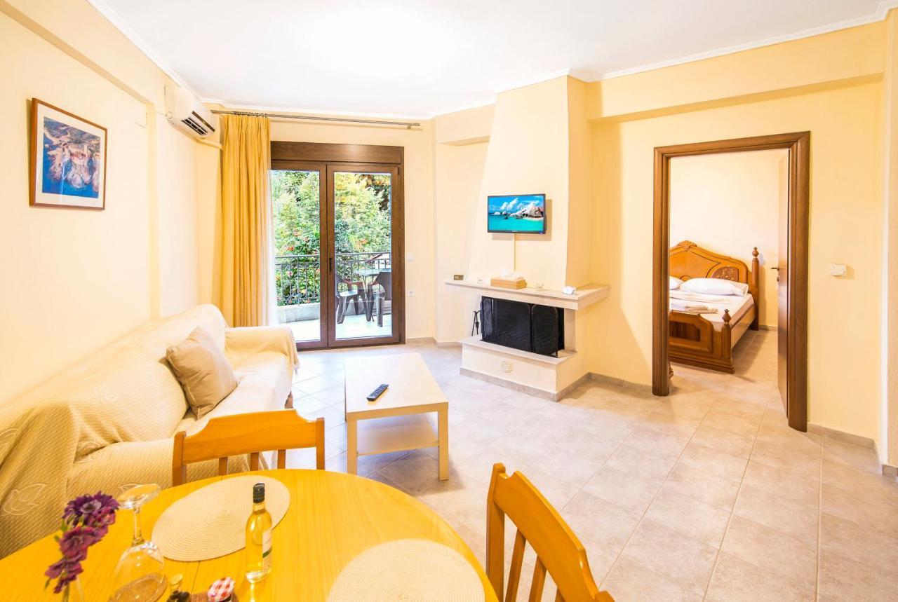 Aparthotel Marina'S Elegance à Kriopigi Extérieur photo