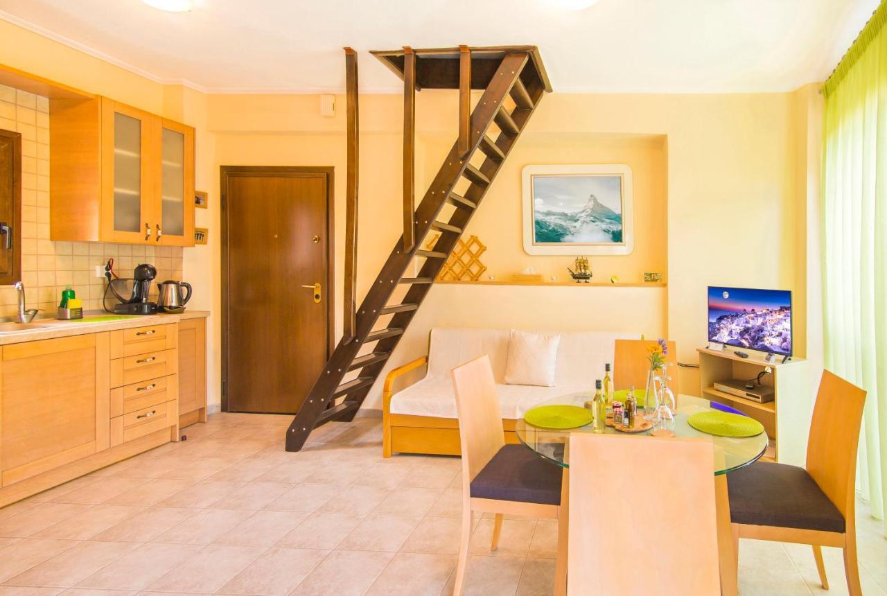 Aparthotel Marina'S Elegance à Kriopigi Extérieur photo