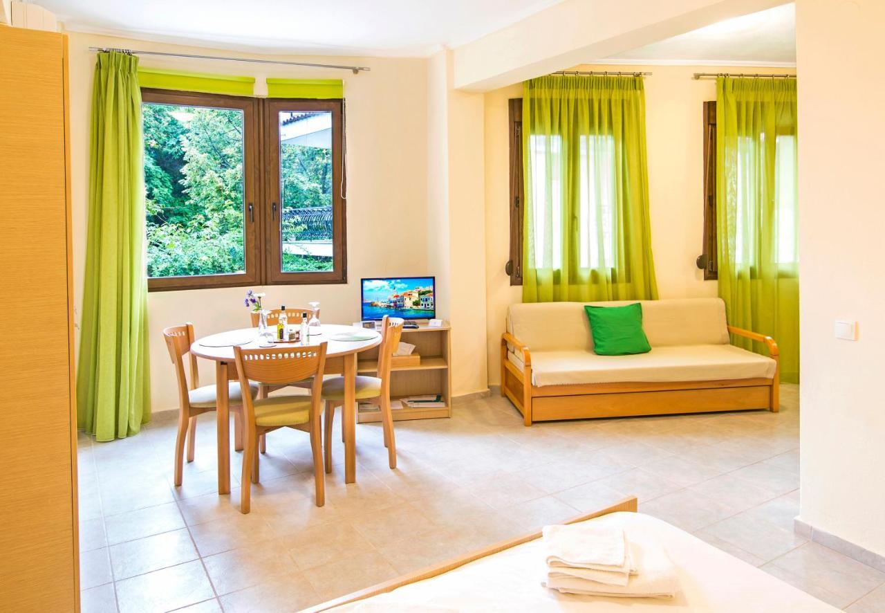 Aparthotel Marina'S Elegance à Kriopigi Extérieur photo