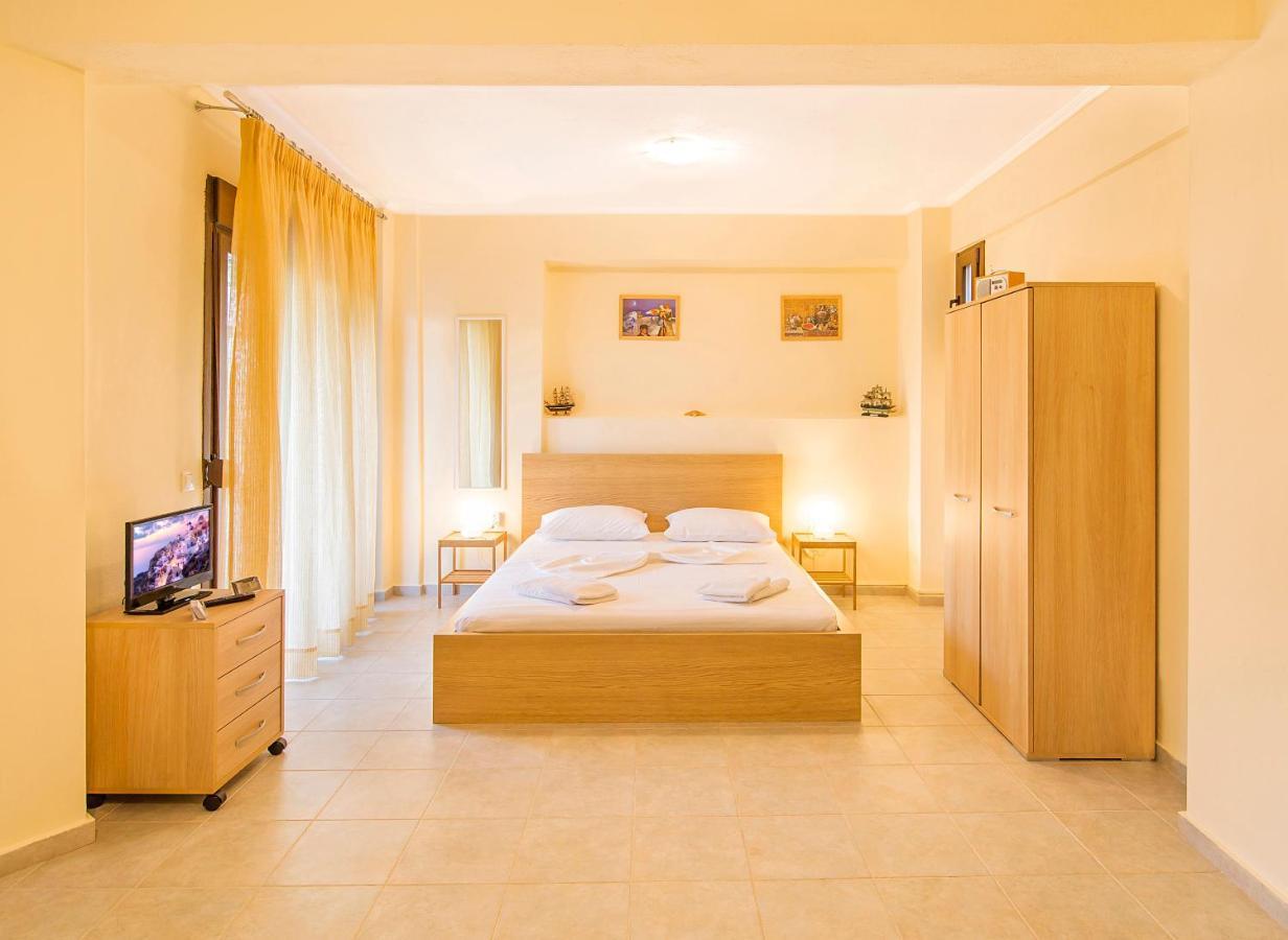 Aparthotel Marina'S Elegance à Kriopigi Extérieur photo